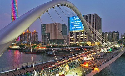 Bauprozess von GuangZhous erster Fußgängerbrücke über den Perlfluss